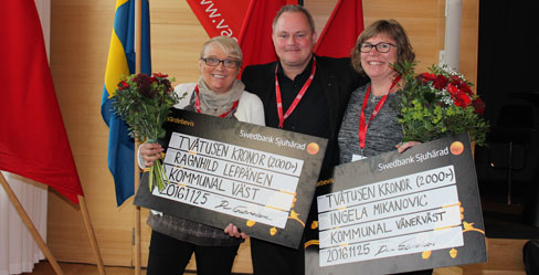 Från vänster: Ragnhild Leppänen, Årets skyddsombud, Dan Gabrielsson, ordförande LO-distriktet i Västsverige och Ingela Mikanovic, Årets skyddsombud.